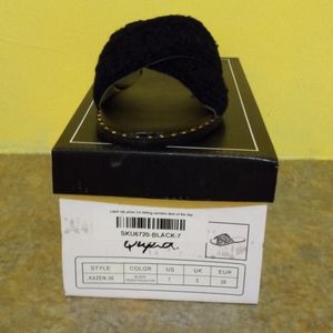 Qupid Black Faux Fur Woman Sandals Size 7